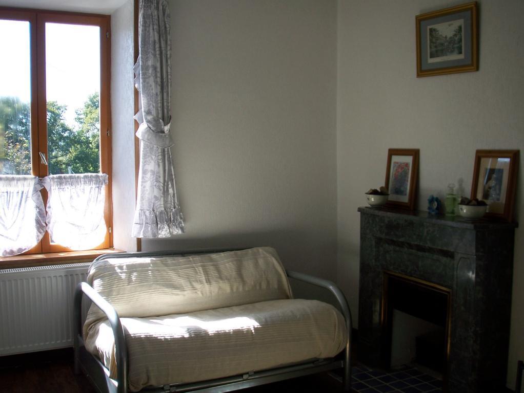 La Châtaigne Dorée Saint-Pierre-de-Fursac Habitación foto
